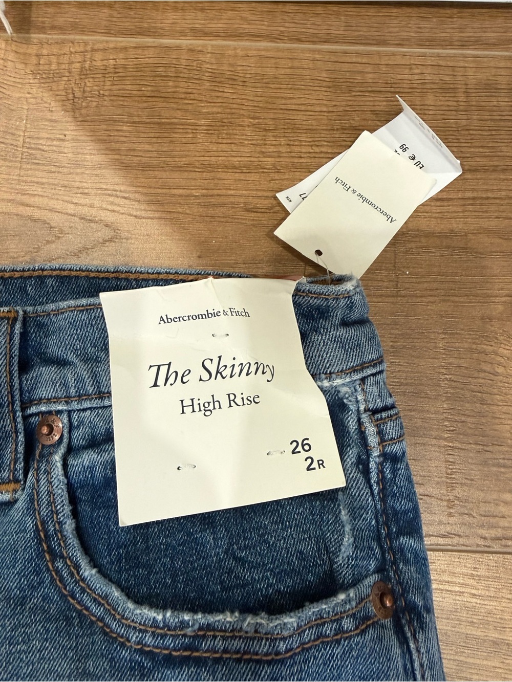 Abercrombie & Fitch The Skinny High Rise Jeans - Medium Blue - Picture 2 of 6